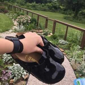 BIRKENSTOCK Black Clogs